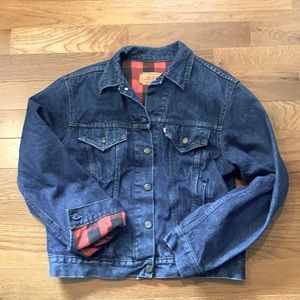 Vintage 90’s, Levi’s Red flannel-lined denim jacket.